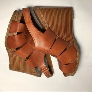 NEW SZ 8 Franco Sarto Leather Wedges